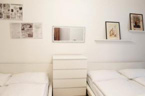 Гостиница Modern Apartment Ve Smečkách 28  Прага